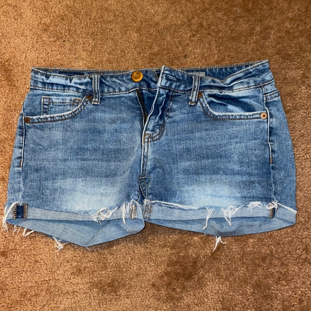 Aeropostale Midi Shorts. Size 2 (Women)